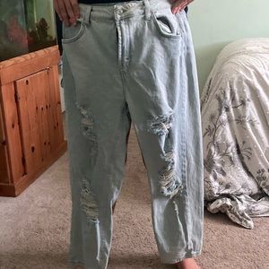 Cute straight jeans, very comfy. Good style jeans.